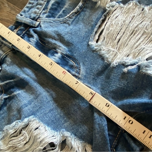 CABI Jean Shorts: High Rise Shorties w/ Black & White Checkered Inner Pockets, 0 - Picture 10 of 12